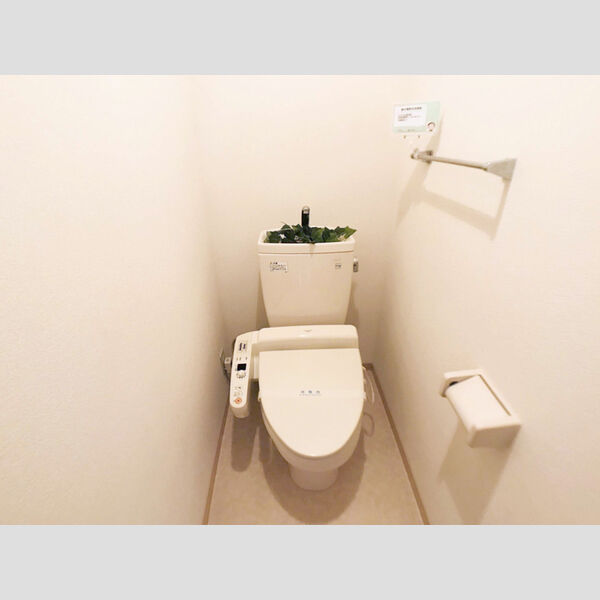 トイレ (温水洗浄暖房便座)