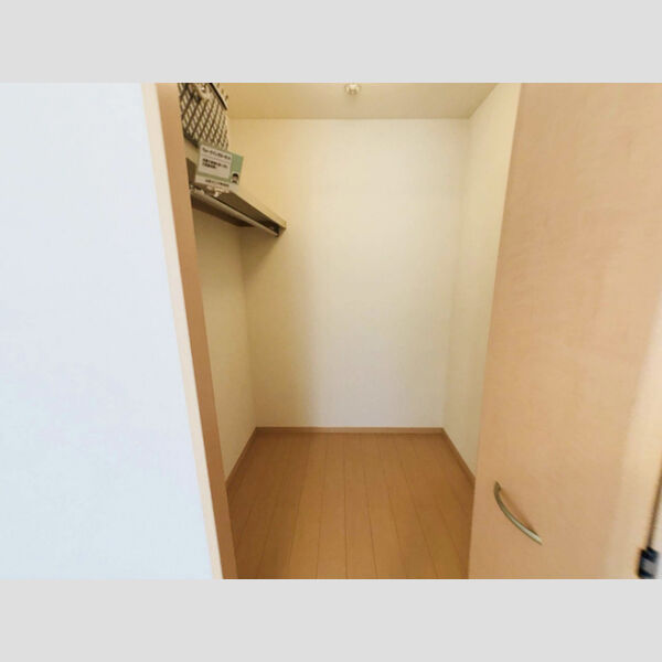 収納 (ウォークインクローゼット)