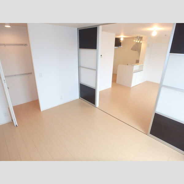 その他 (西側洋室6.0帖)