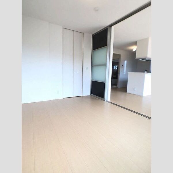 その他 (西側洋室)