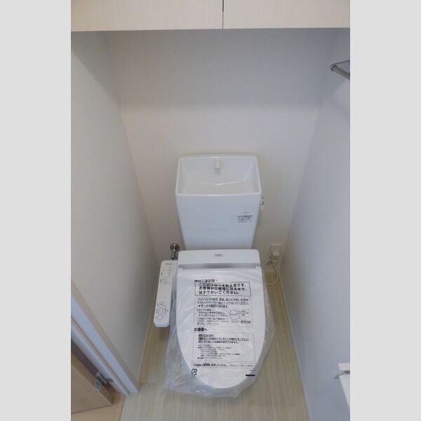 トイレ (温水洗浄暖房便座)