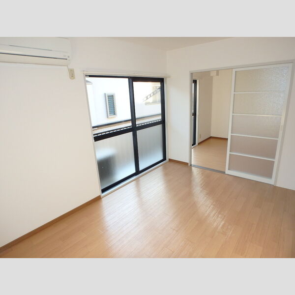 その他 (南側洋室)