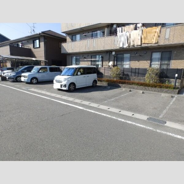 駐車場 (駐車場)