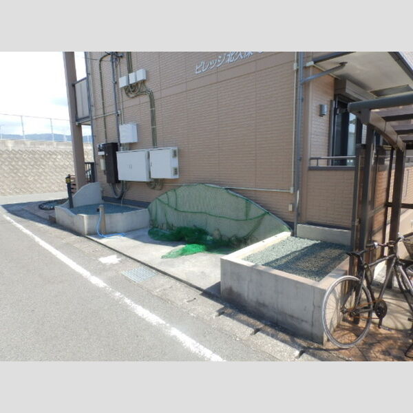 現地周辺 (ゴミ置き場)