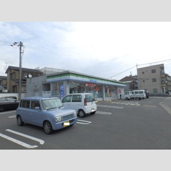 現地周辺 (ファミリーマート)