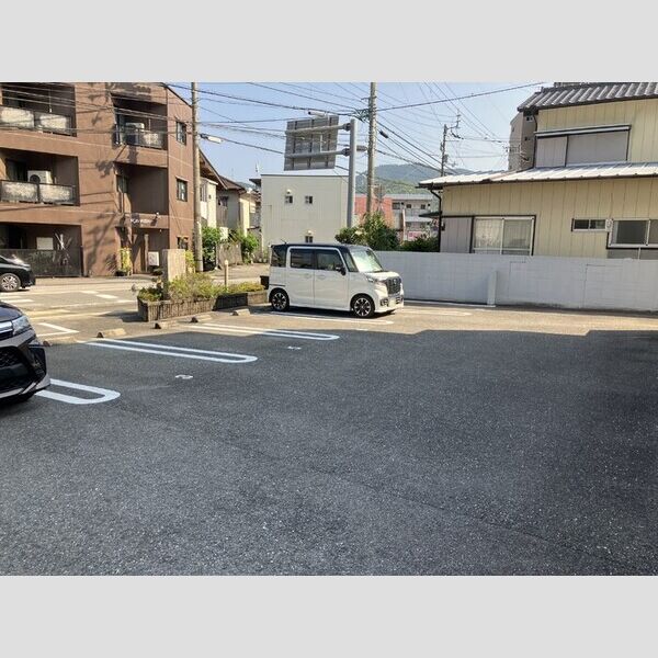 駐車場 (駐車場)