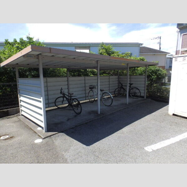 現地周辺 (駐輪場)