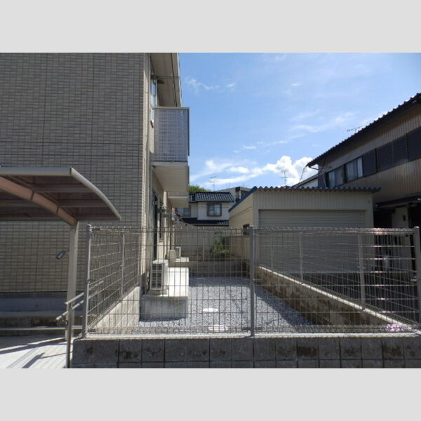 現地周辺 (建物南側)