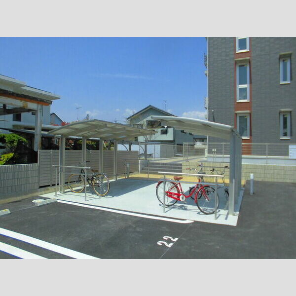 現地周辺 (駐輪場)