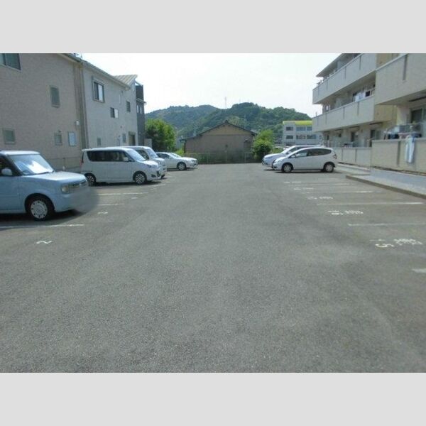 駐車場 (駐車場)