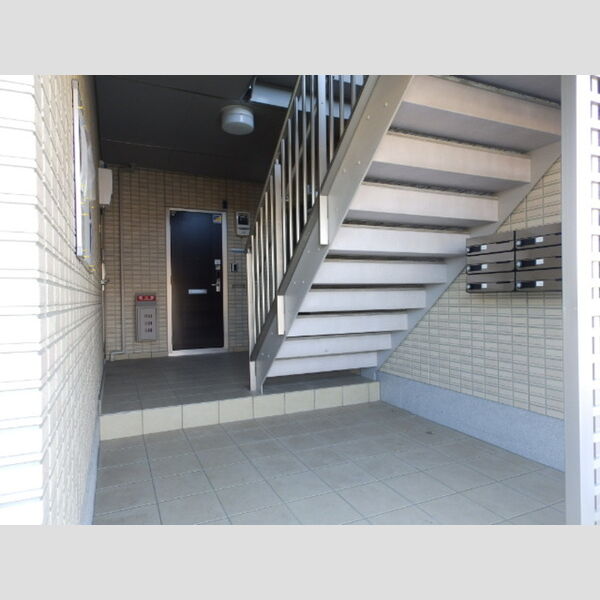 エントランス (共用階段)