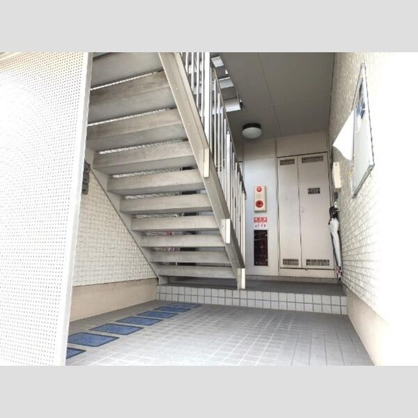 エントランス (エントランス)