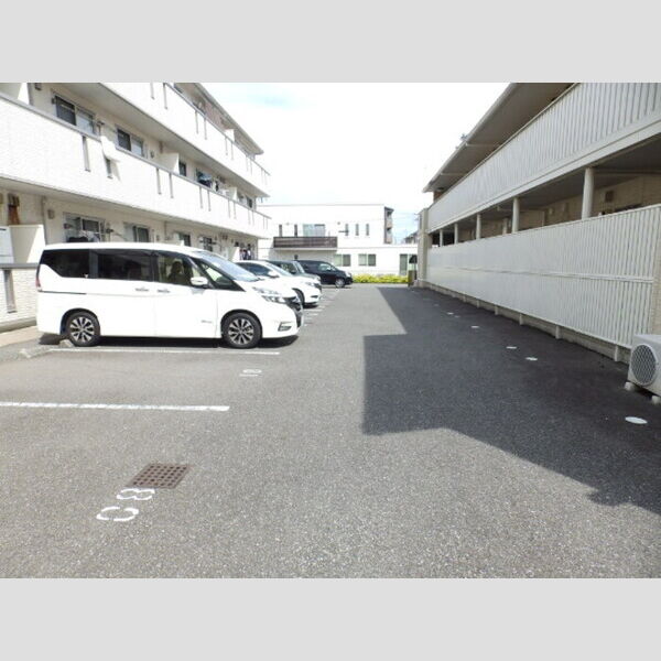 駐車場 (駐車場)