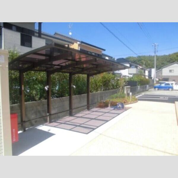 現地周辺 (駐輪場)