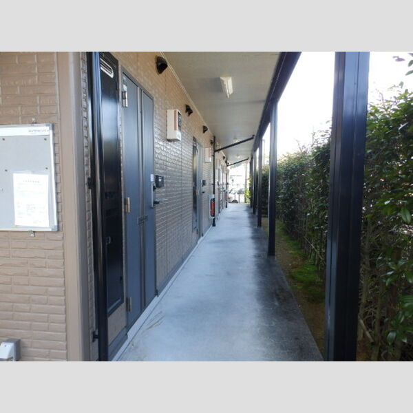 エントランス (1F通路)