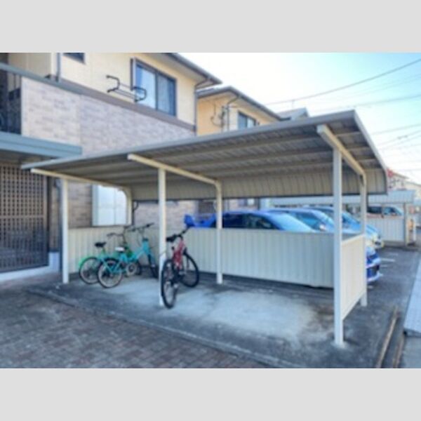 現地周辺 (駐輪場)