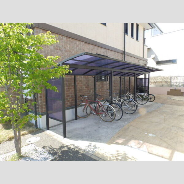 現地周辺 (駐輪場)