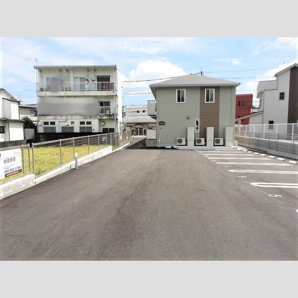 駐車場 (駐車場)