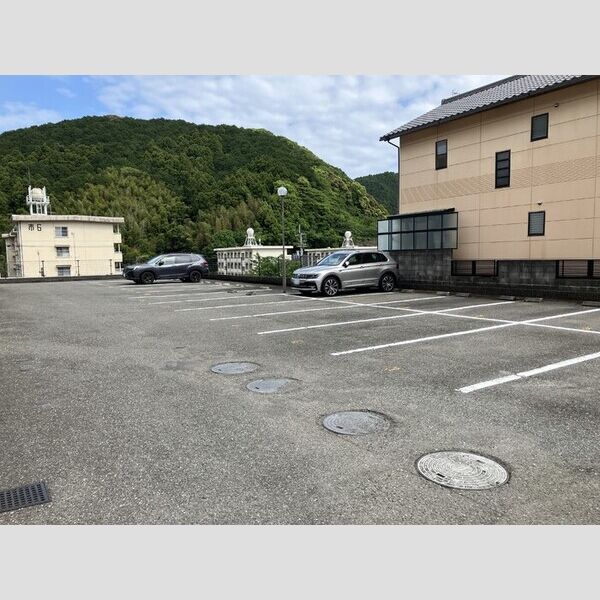 駐車場 (駐車場)
