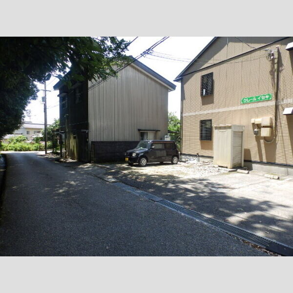 現地周辺 (前面道路&進入口)