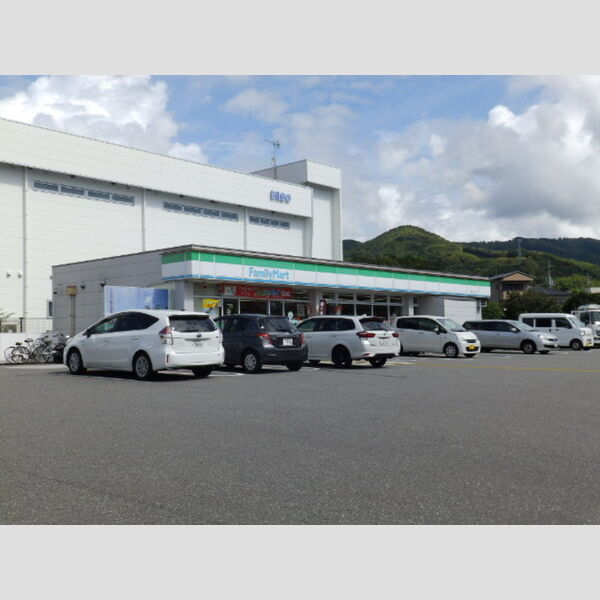 現地周辺 (ファミリーマート 高知インター店)