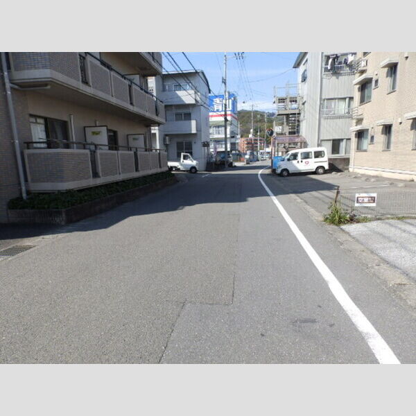 現地周辺 (前面道路)