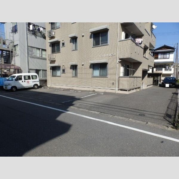 駐車場 (駐車場)