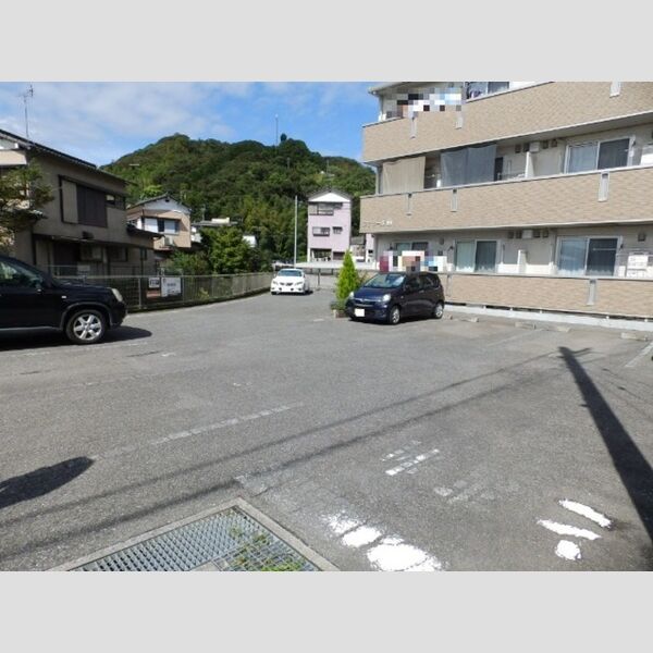 駐車場 (駐車場)