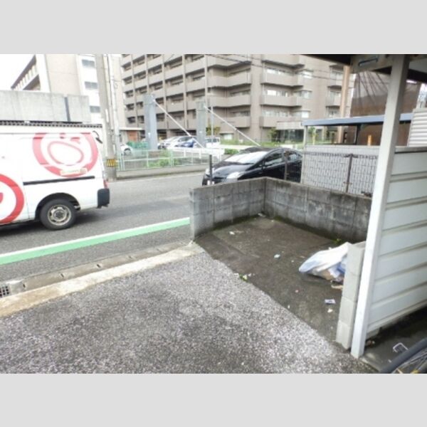 現地周辺 (ゴミ置き場)