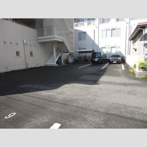 駐車場 (駐車場)