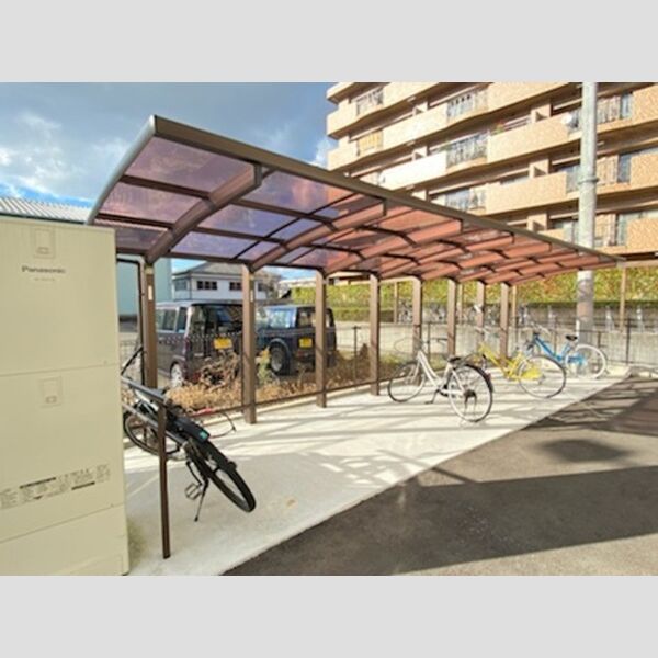 現地周辺 (駐輪場)