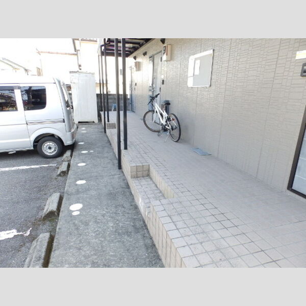 エントランス (1F共用部)