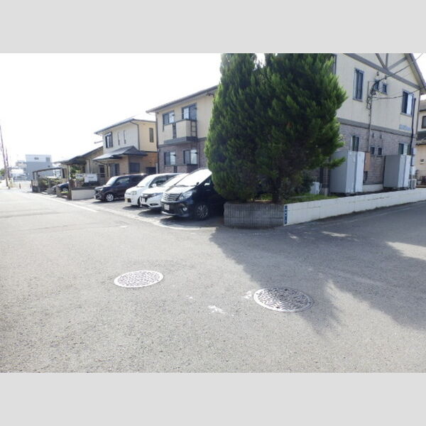 現地周辺 (前面道路)