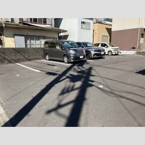 駐車場 (駐車場)