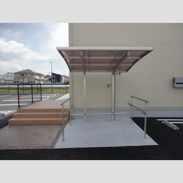 現地周辺 (駐輪場)