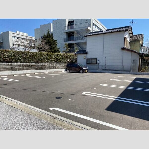 駐車場 (駐車場)