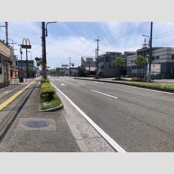 現地周辺 (前面道路)