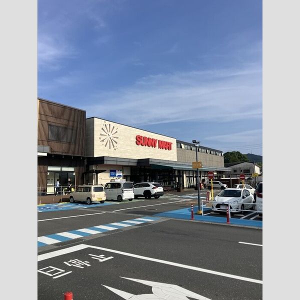 現地周辺 (サニーマート山手店 762m)