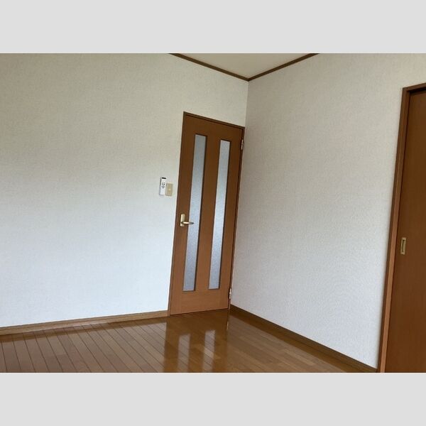 その他 (南西側洋室)