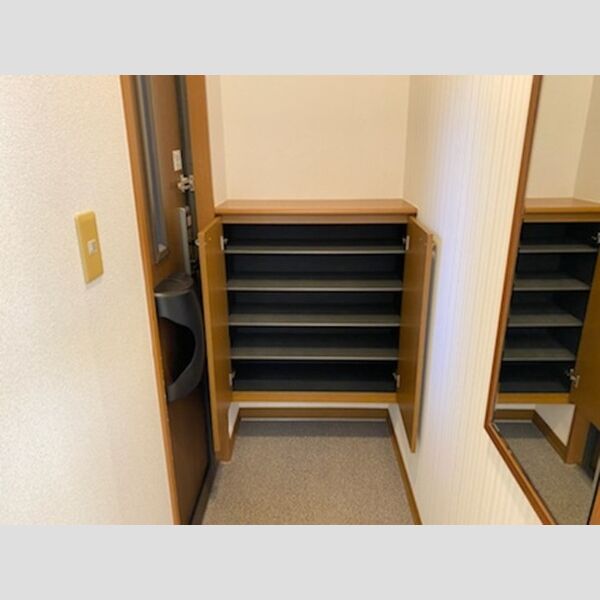 玄関 (シューズボックス)