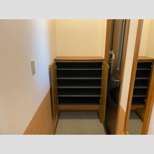 玄関 (シューズボックス)