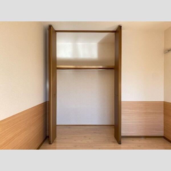 収納 (南洋室クローゼット)