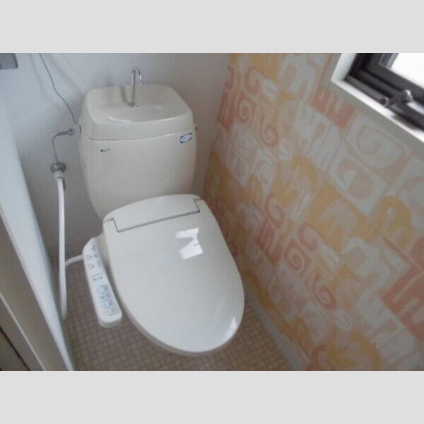 トイレ (トイレ)