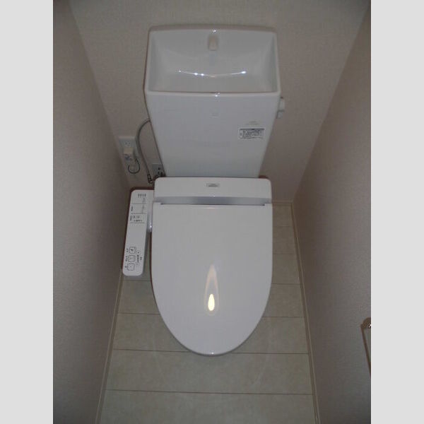 トイレ (トイレ)