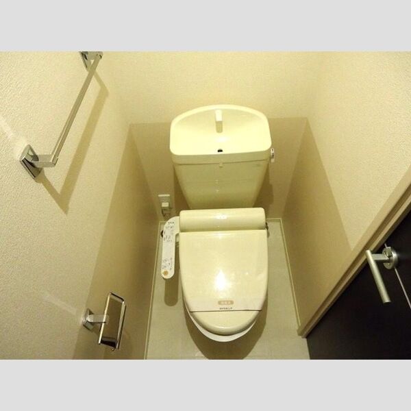 トイレ (温水洗浄暖房便座)