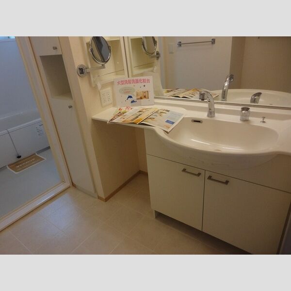 洗面所 (洗髪洗面化粧台)
