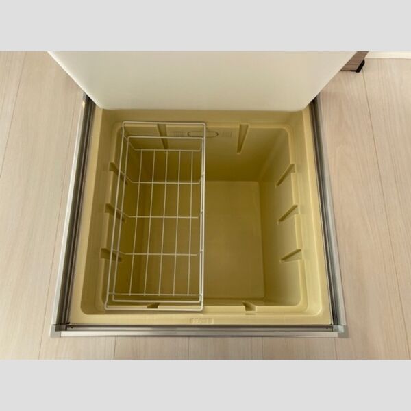 その他 (床下収納)