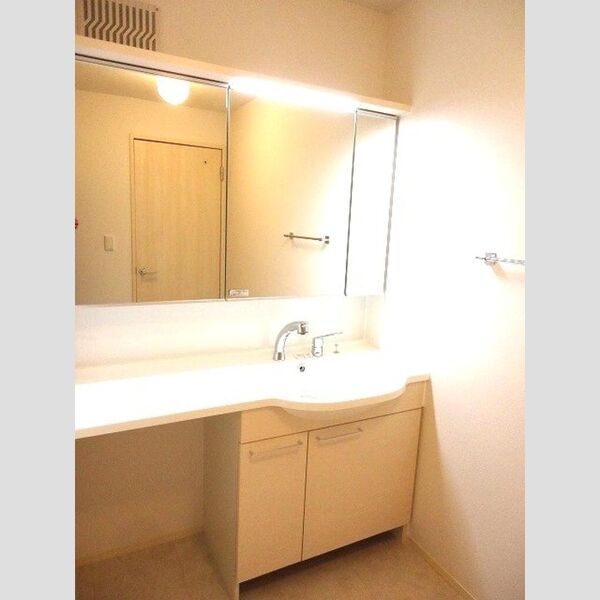 洗面所 (温水洗浄暖房便座)