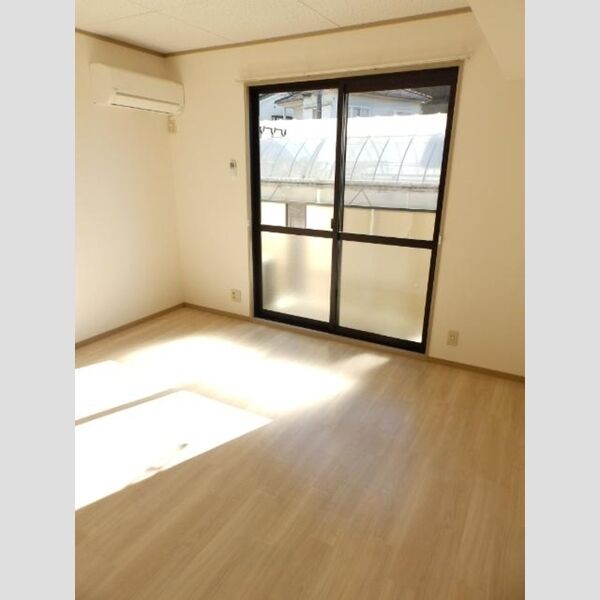 居室・リビング (8帖洋室)