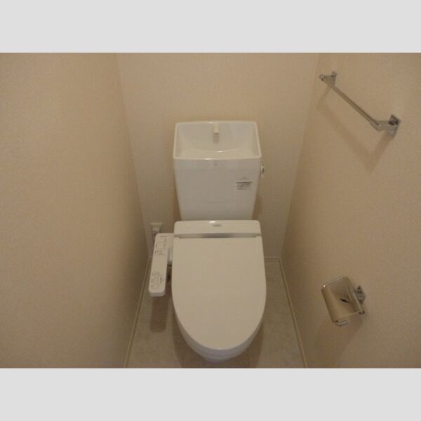 トイレ (温水洗浄暖房便座)